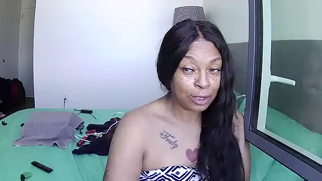 Snapshot of MSweetLindaParks chatting on 06-24-26, 04:16 MSweetLindaParks online show from 06-24-26, 04:16