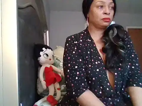 Snapshot of MSweetLindaParks chatting on 02-16-25, 03:05 MSweetLindaParks online show from 02-16-25, 03:05