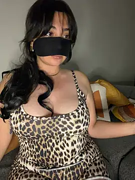 Snapshot of _L0VE_ME chatting on 05-28-26, 10:48 L0VE ME online show from 05-28-26, 10:48