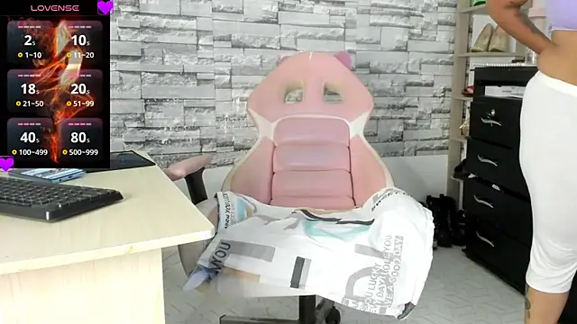 hot-timefun online show from 06-10-26, 08:32