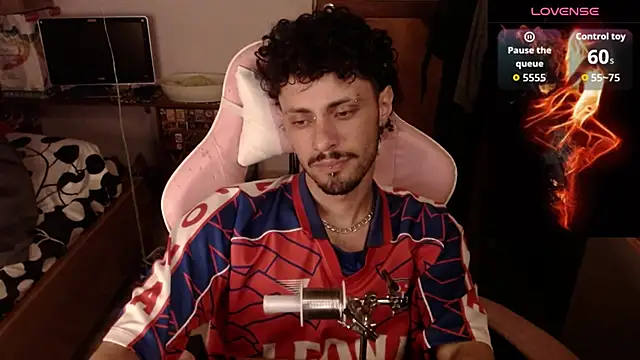 Snapshot of Apolo_S chatting on 02-11-26, 02:33 Apolo S online show from 02-11-26, 02:33