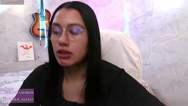 Snapshot of LauraRuiz1 chatting on 06-05-26, 10:48 LauraRuiz1 online show from 06-05-26, 10:48