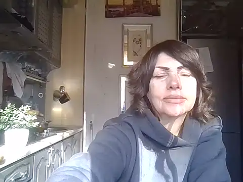 Baby-Matilda online show from 11-25-25, 09:09