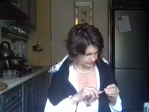 Baby-Matilda online show from 10-28-25, 09:52