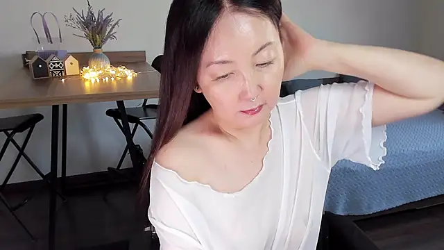 AvroraSakura online show from 10-08-25, 12:07