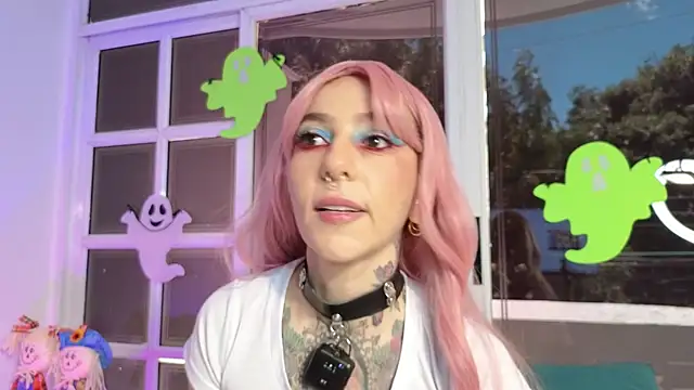 Evangelyne 1 online show from 10-26-25, 04:07