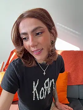 Evangelyne 1 online show from 11-21-25, 01:21