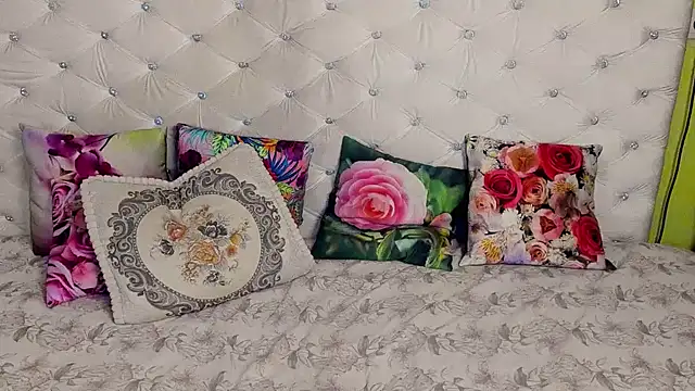 DoraMay online show from 11-24-25, 07:36