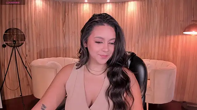 Snapshot of ToriCrossX chatting on 02-15-25, 02:11 ToriCrossX online show from 02-15-25, 02:11