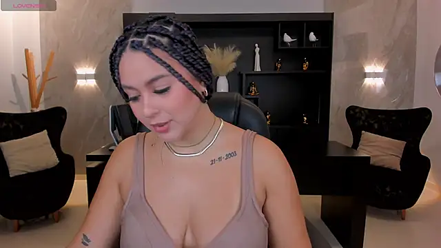 Snapshot of ToriCrossX chatting on 02-27-25, 12:56 ToriCrossX online show from 02-27-25, 12:56