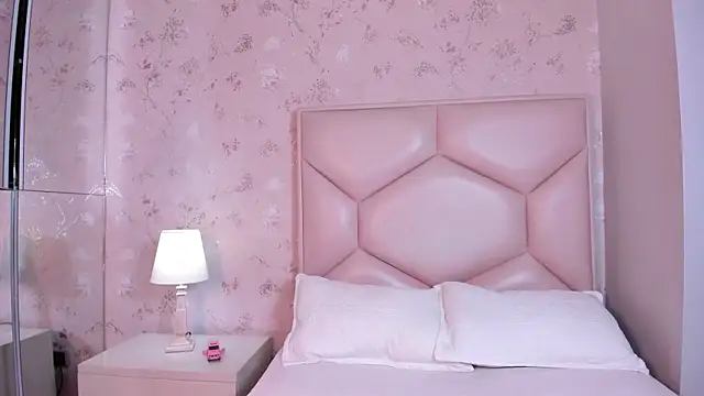 ambar sullivan online show from 12-18-25, 11:36