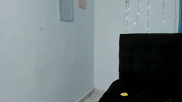 Snapshot of isabella_jade chatting on 03-08-25, 10:02 isabella jade online show from 03-08-25, 10:02