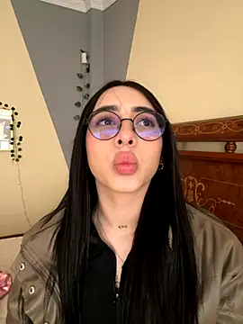 Snapshot of isabella_jade chatting on 09-09-25, 01:42 isabella jade online show from 09-09-25, 01:42