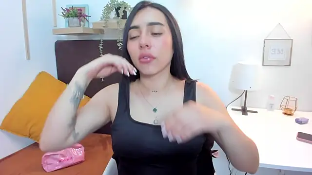 Snapshot of isabella_jade chatting on 03-22-25, 05:20 isabella jade online show from 03-22-25, 05:20