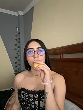 Snapshot of isabella_jade chatting on 09-22-25, 01:17 isabella jade online show from 09-22-25, 01:17