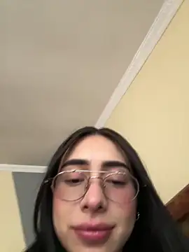 Snapshot of isabella_jade chatting on 09-12-25, 01:11 isabella jade online show from 09-12-25, 01:11