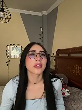 Snapshot of isabella_jade chatting on 09-18-25, 01:36 isabella jade online show from 09-18-25, 01:36