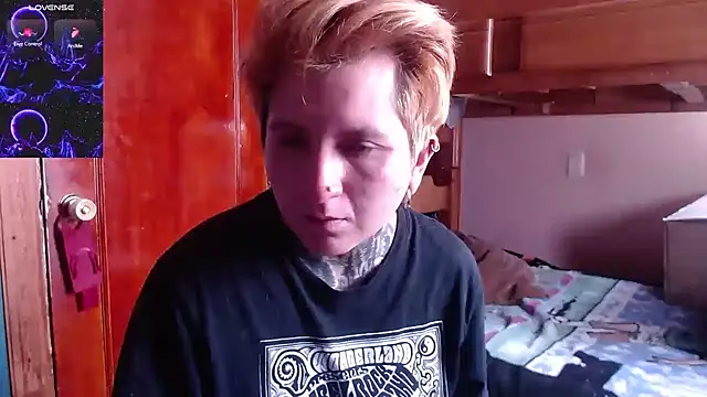 Marieblueeyes online show from 12-02-25, 06:09