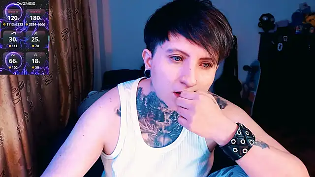 Marieblueeyes online show from 10-23-25, 04:33