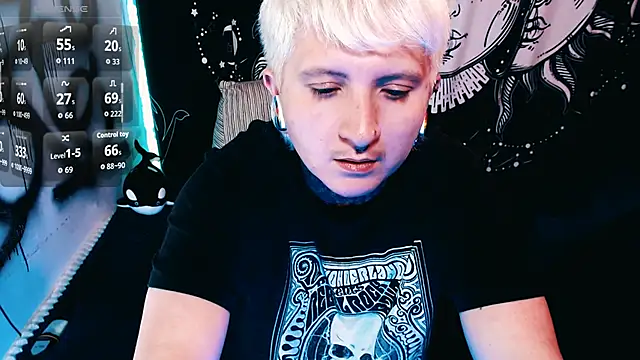 Snapshot of Marieblueeyes chatting on 06-01-26, 01:50 Marieblueeyes online show from 06-01-26, 01:50