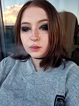 Yammy Yumi online show from 10-30-25, 04:11