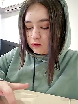 Yammy Yumi online show from 11-04-25, 04:16