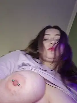 Yammy Yumi online show from 07-19-26, 02:14