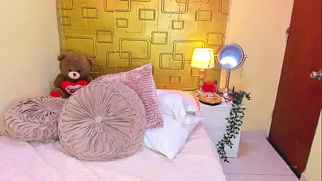 Julia Haye online show from 03-21-26, 08:30