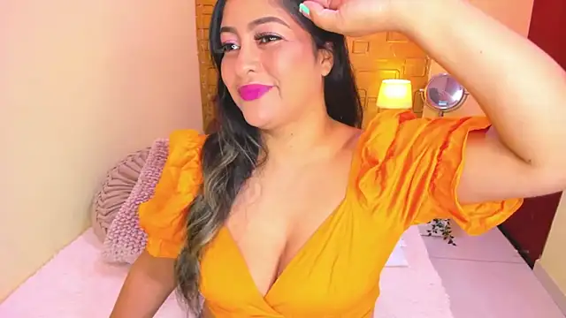 Snapshot of Julia_Haye chatting on 06-21-26, 03:45 Julia Haye online show from 06-21-26, 03:45