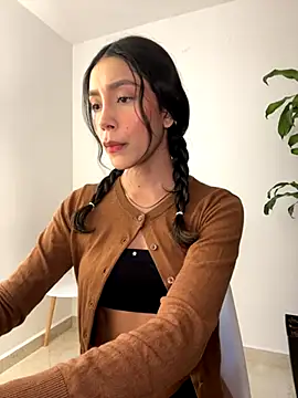 Snapshot of SelenaStone chatting on 10-17-25, 10:11 SelenaStone online show from 10-17-25, 10:11