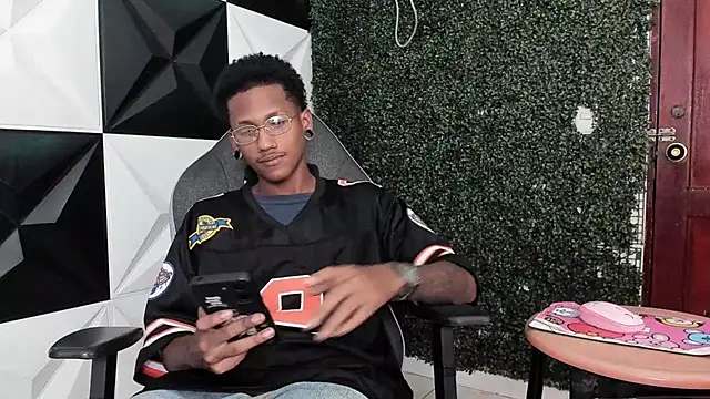 ManSant online show from 04-11-26, 03:59