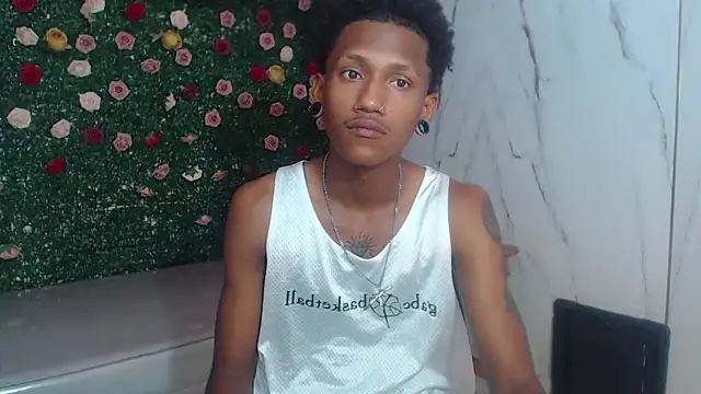 Snapshot of ManSant chatting on 05-25-26, 03:11 ManSant online show from 05-25-26, 03:11
