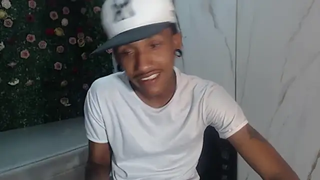 Snapshot of ManSant chatting on 06-29-26, 04:28 ManSant online show from 06-29-26, 04:28
