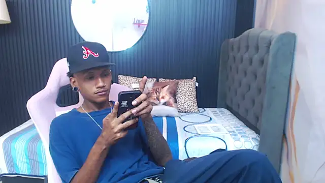 Snapshot of ManSant chatting on 05-24-26, 04:07 ManSant online show from 05-24-26, 04:07