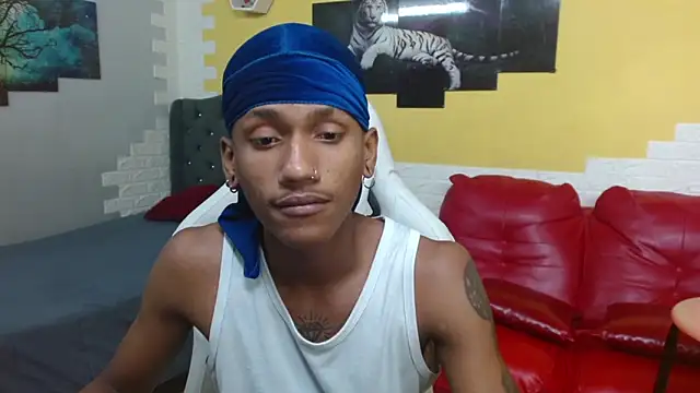 Snapshot of ManSant chatting on 05-06-26, 03:16 ManSant online show from 05-06-26, 03:16