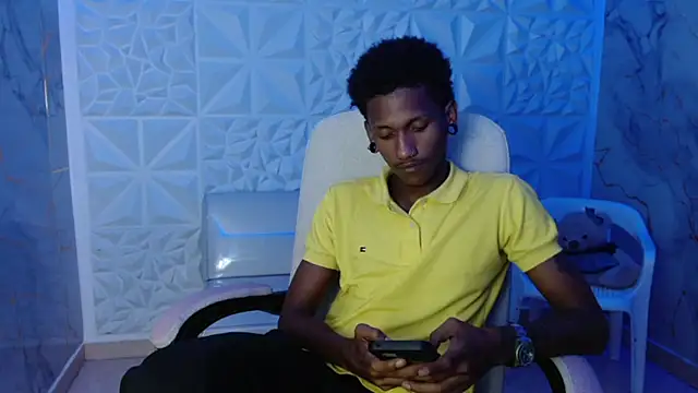 Snapshot of ManSant chatting on 04-21-26, 04:13 ManSant online show from 04-21-26, 04:13