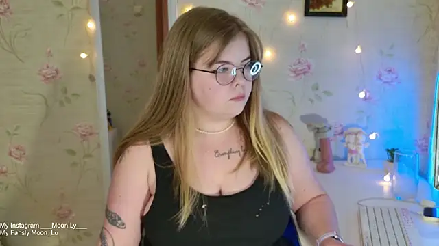 sinnamon  online show from 10-28-25, 04:39