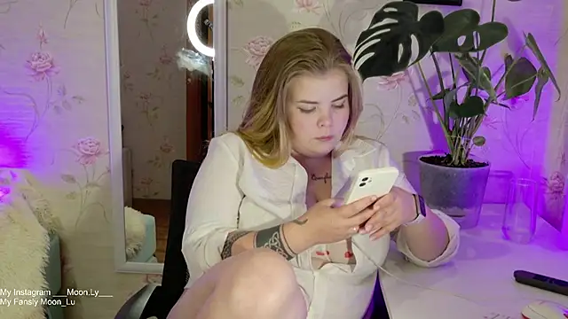 Snapshot of sinnamon_ chatting on 09-12-25, 05:56 sinnamon online show from 09-12-25, 05:56