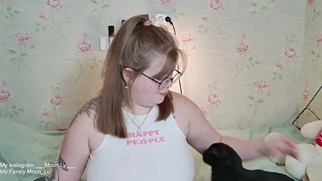 sinnamon  online show from 12-21-25, 12:18