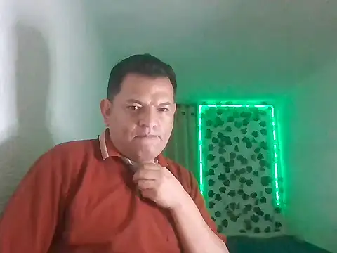 Snapshot of SexDiffrent chatting on 05-15-26, 11:25 SexDiffrent online show from 05-15-26, 11:25