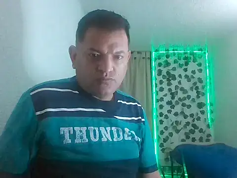 Snapshot of SexDiffrent chatting on 06-08-26, 12:49 SexDiffrent online show from 06-08-26, 12:49