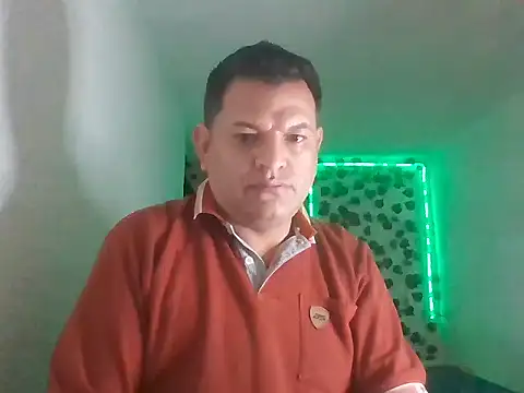 Snapshot of SexDiffrent chatting on 05-15-26, 11:58 SexDiffrent online show from 05-15-26, 11:58