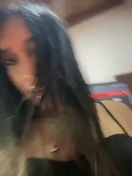 Ashly Miller online show from 11-17-25, 08:02