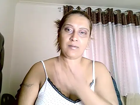 Snapshot of eroticbeauty37 chatting on 02-03-26, 05:38 eroticbeauty37 online show from 02-03-26, 05:38