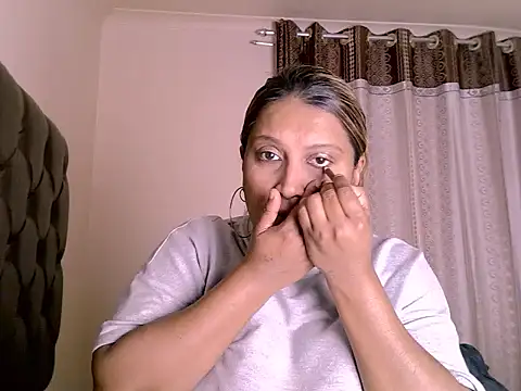 Snapshot of eroticbeauty37 chatting on 05-29-26, 04:46 eroticbeauty37 online show from 05-29-26, 04:46