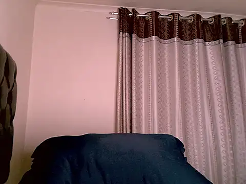 Snapshot of eroticbeauty37 chatting on 06-11-26, 05:10 eroticbeauty37 online show from 06-11-26, 05:10