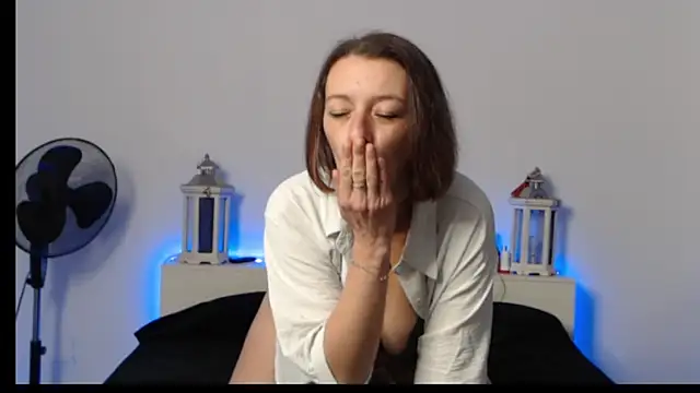 Oriane Jackson online show from 12-21-25, 10:06