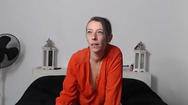 Oriane Jackson online show from 10-26-25, 01:00