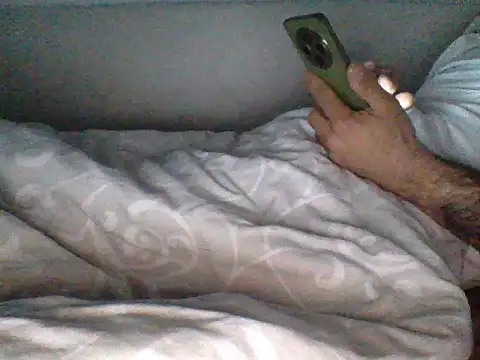 Snapshot of Nowy111 chatting on 05-17-26, 04:34 Nowy111 online show from 05-17-26, 04:34