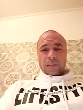 Snapshot of Nowy111 chatting on 03-17-26, 12:24 Nowy111 online show from 03-17-26, 12:24